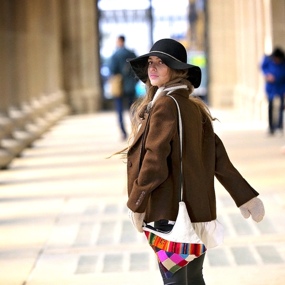 Brown - Picture 2 of 12